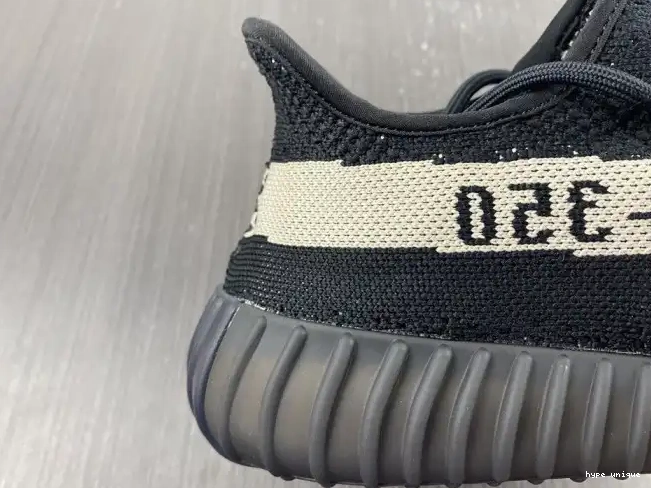 hype White V2 Adidas Black Boost 350 Yeezy Core BY1604 0531